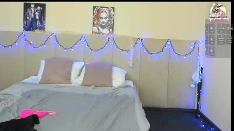 Snapshot of musclexxxbarbie chatting on 12.30.24 Eva online show from 12.30.24