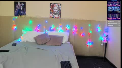 Snapshot of musclexxxbarbie chatting on 01.20.25 Eva online show from 01.20.25