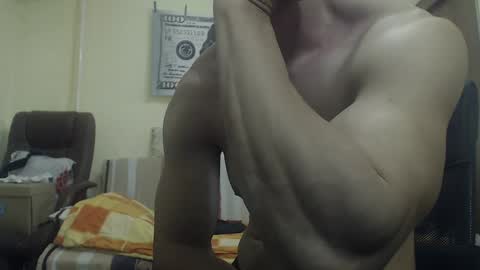Snapshot of musculargod chatting on 12.15.24 SexyMuscled online show from 12.15.24