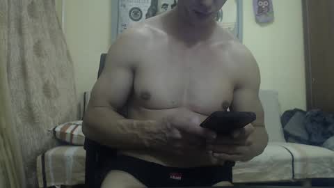 Snapshot of musculargod chatting on 12.20.24 SexyMuscled online show from 12.20.24