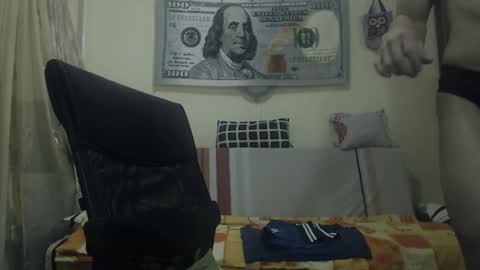 Snapshot of musculargod chatting on 01.06.25 SexyMuscled online show from 01.06.25