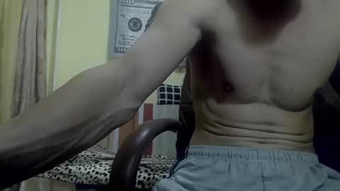 Snapshot of musculargod chatting on 10.08.25 SexyMuscled online show from 10.08.25