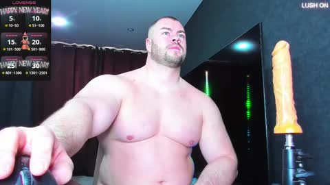 Snapshot of muscularjohnforu chatting on 03.11.25 click icon for peach  online show from 03.11.25