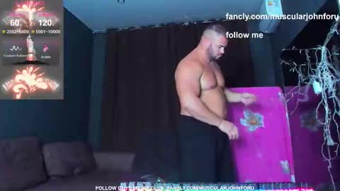 Snapshot of muscularjohnforu chatting on 09.17.25 click icon for peach  online show from 09.17.25