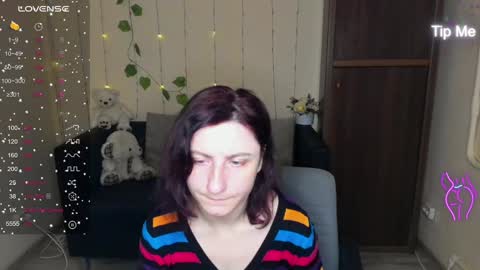 Snapshot of muse_kitty_jenia chatting on 01.17.25 Jenya online show from 01.17.25