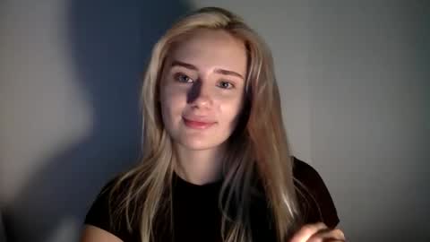 Snapshot of musescorner chatting on 11.17.25 musescorner online show from 11.17.25