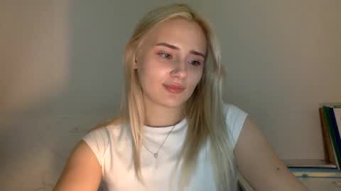 Snapshot of musescorner chatting on 12.02.25 musescorner online show from 12.02.25