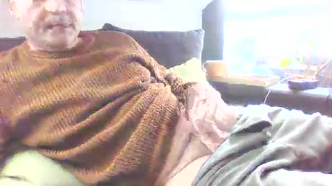 Snapshot of muskauer chatting on 01.11.25 nobuddy online show from 01.11.25
