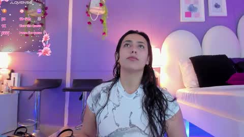 Snapshot of my_aleja_ chatting on 10.13.25 my_aleja_ online show from 10.13.25