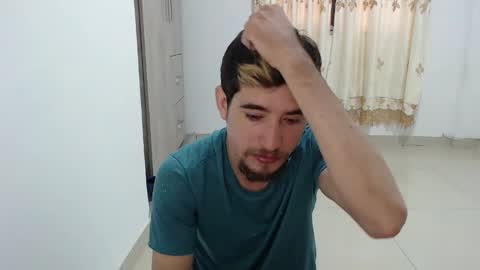 Snapshot of myke_xxx chatting on 12.19.24 mike online show from 12.19.24