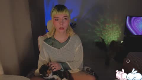 Snapshot of mylaweb chatting on 12.25.24 MylaFlores online show from 12.25.24