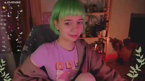 Snapshot of mylaweb chatting on 03.04.25 MylaFlores online show from 03.04.25