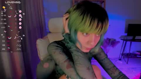 Snapshot of mylaweb chatting on 09.09.25 MylaFlores online show from 09.09.25