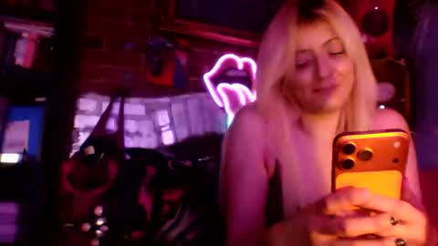 Snapshot of myluckyfuck chatting on 10.19.25 myluckyfuck online show from 10.19.25