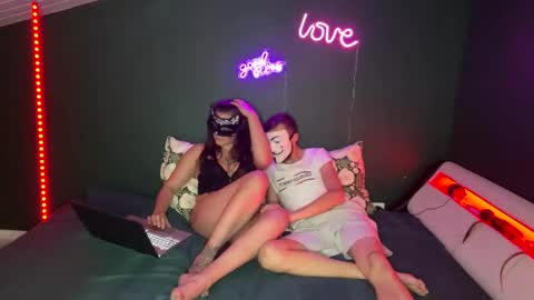 Mystic Glow online show from 11.09.25