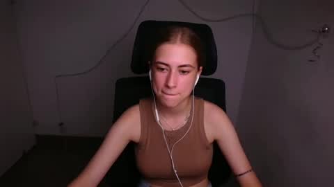 Emelie online show from 09.10.25