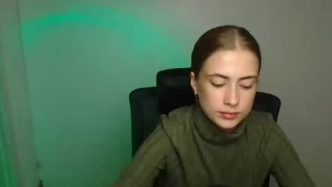 Emelie online show from 09.18.25