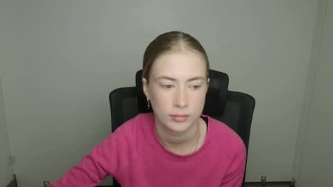 Emelie online show from 09.19.25