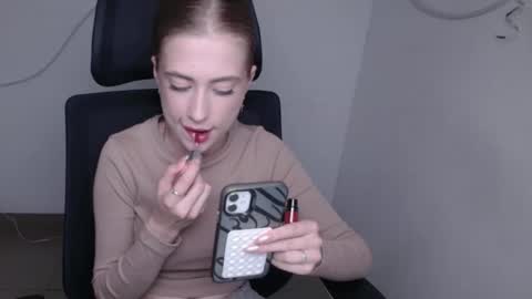 Emelie online show from 09.21.25