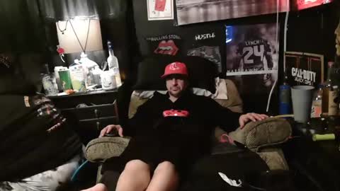 Snapshot of n3v3rpanic1 chatting on 01.05.25 SnackPants online show from 01.05.25