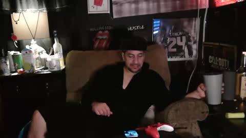 Snapshot of n3v3rpanic1 chatting on 01.05.25 SnackPants online show from 01.05.25