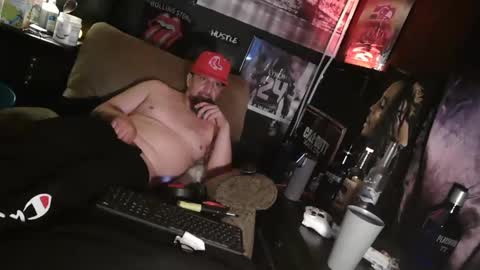 Snapshot of n3v3rpanic1 chatting on 01.06.25 SnackPants online show from 01.06.25