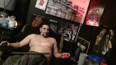 Snapshot of n3v3rpanic1 chatting on 01.12.25 SnackPants online show from 01.12.25