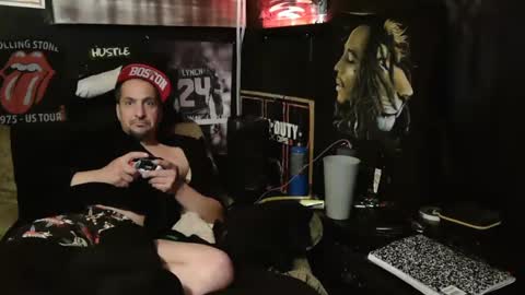 Snapshot of n3v3rpanic1 chatting on 01.14.25 SnackPants online show from 01.14.25