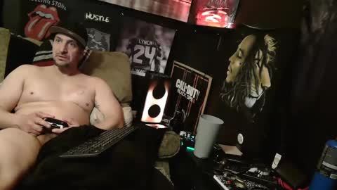 Snapshot of n3v3rpanic1 chatting on 01.19.25 SnackPants online show from 01.19.25