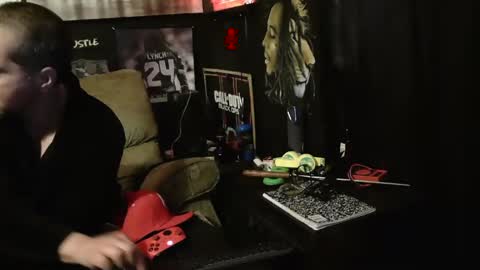 Snapshot of n3v3rpanic1 chatting on 01.21.25 SnackPants online show from 01.21.25