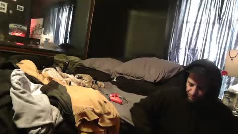 Snapshot of n3v3rpanic1 chatting on 01.22.25 SnackPants online show from 01.22.25