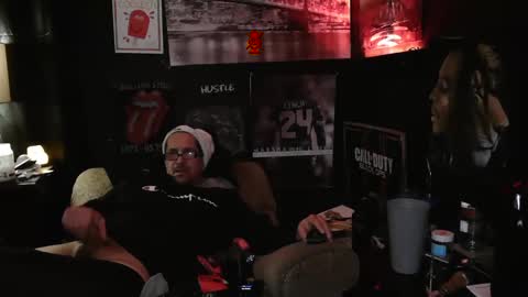 Snapshot of n3v3rpanic1 chatting on 01.29.25 SnackPants online show from 01.29.25