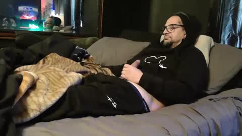 Snapshot of n3v3rpanic1 chatting on 01.30.25 SnackPants online show from 01.30.25