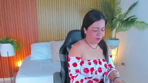 N A H I A online show from 11.19.25