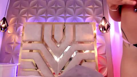 Snapshot of nahia_low chatting on 12.03.24 Valeria online show from 12.03.24