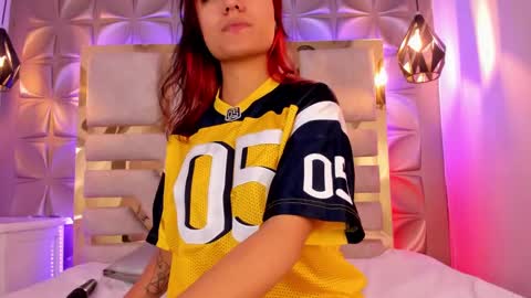 Snapshot of nahia_low chatting on 12.05.24 Valeria online show from 12.05.24