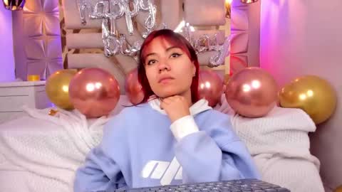 Snapshot of nahia_low chatting on 12.23.24 Valeria online show from 12.23.24