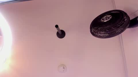 Snapshot of nahia_low chatting on 01.19.25 Valeria online show from 01.19.25