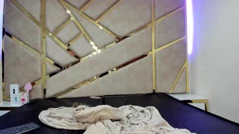 Snapshot of nahia_low chatting on 03.12.25 Valeria online show from 03.12.25