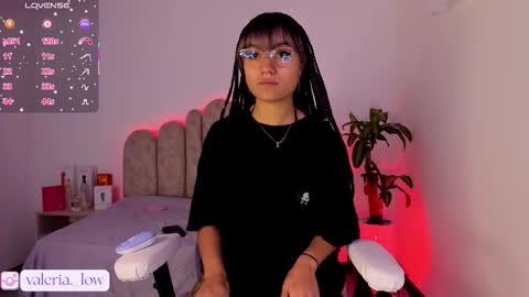 Snapshot of nahia_low chatting on 10.03.25 Valeria online show from 10.03.25