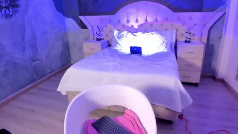 Nahomi online show from 02.27.25