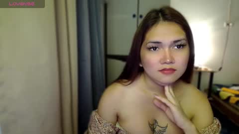 Snapshot of naisha143 chatting on 10.06.25 MARY MAE online show from 10.06.25