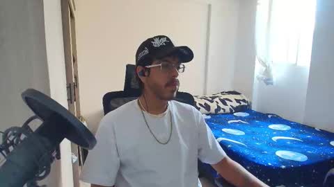 Snapshot of naitsihrc chatting on 11.25.25 Nait online show from 11.25.25