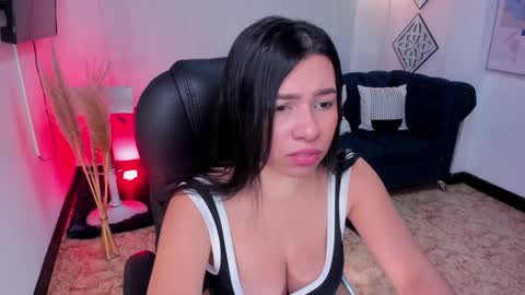 Snapshot of naomii_campbell_ chatting on 01.28.25 Naomi Campbell online show from 01.28.25