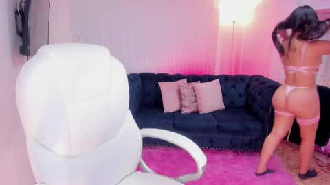 Snapshot of naomii_campbell_ chatting on 02.16.25 Naomi Campbell online show from 02.16.25