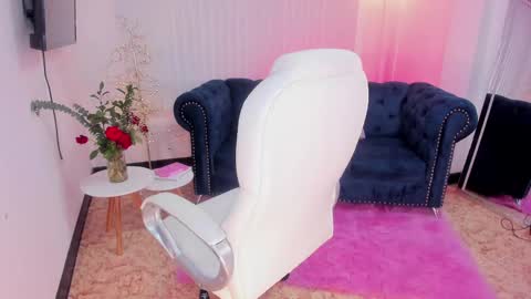 Snapshot of naomii_campbell_ chatting on 02.16.25 Naomi Campbell online show from 02.16.25