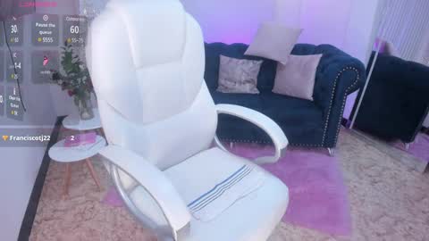 Snapshot of naomii_campbell_ chatting on 02.21.25 Naomi Campbell online show from 02.21.25