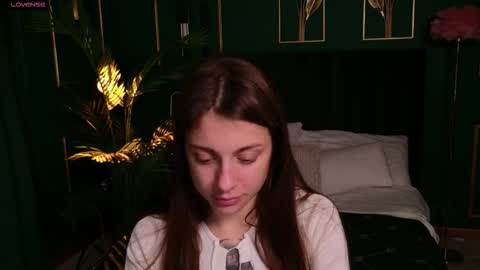 Snapshot of naomimur chatting on 09.15.25 Naomi online show from 09.15.25