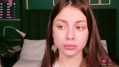 Snapshot of naomimur chatting on 09.16.25 Naomi online show from 09.16.25