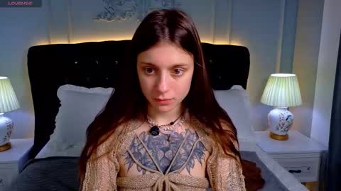 Snapshot of naomimur chatting on 11.19.25 Naomi online show from 11.19.25